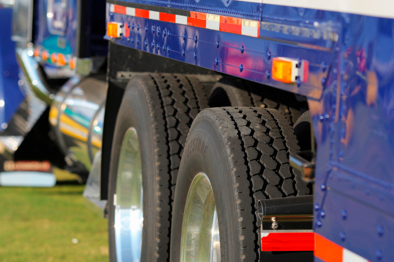 truck tyre repair Manukau, truck tyre services Ōtara, truck tyre replacement Mangere, mobile truck tyre repair Wiri, semi truck tyre repair East Tāmaki, truck wheel alignment Papatoetoe, truck tyre shop Manukau Auckland, commercial tyre repair Flat Bush